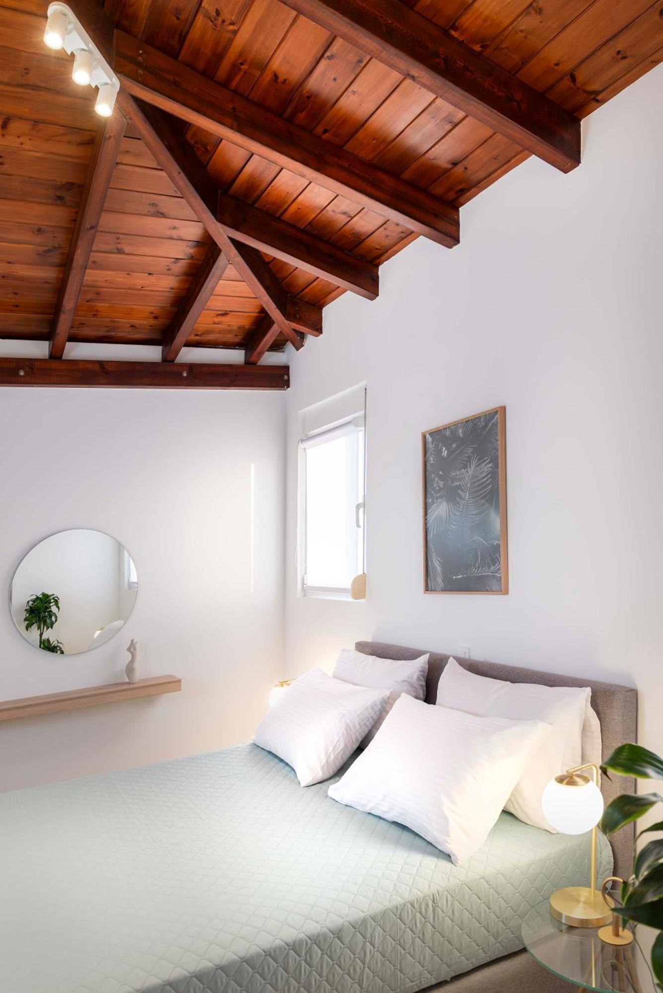Aeolos - 5 Min To Apartment