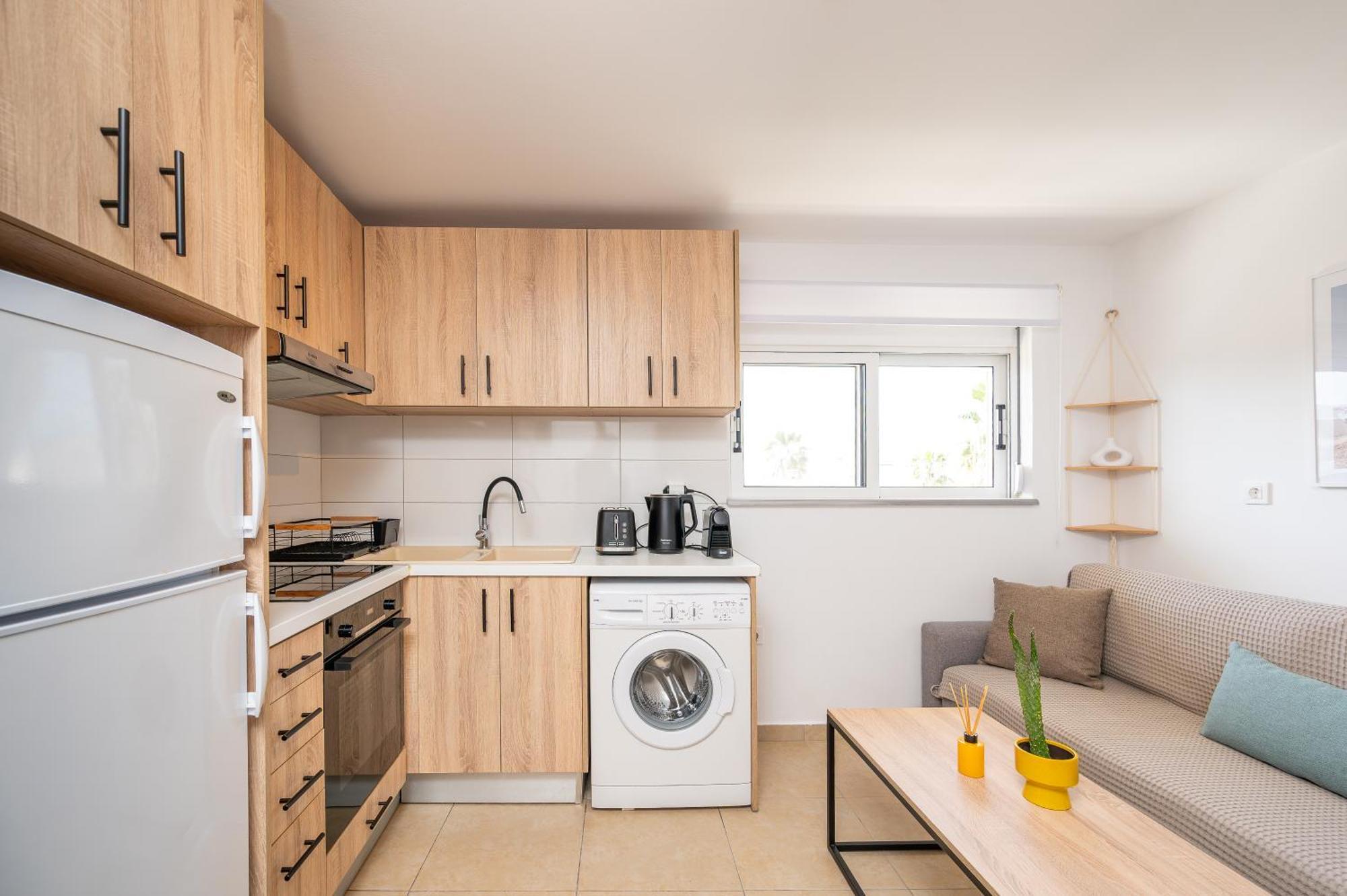 Aeolos - 5 Min To Apartment *